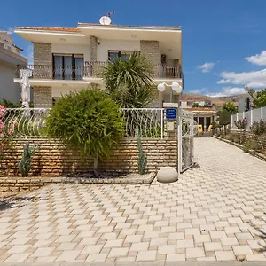 https://apartment-ratka.splithotels.org