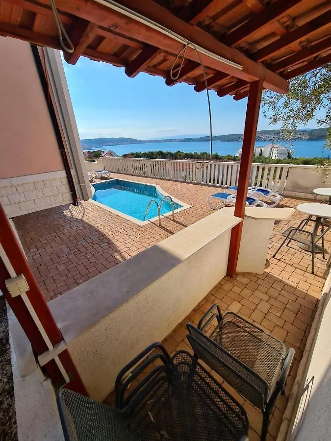 Villa Luciana Trogir 0*,